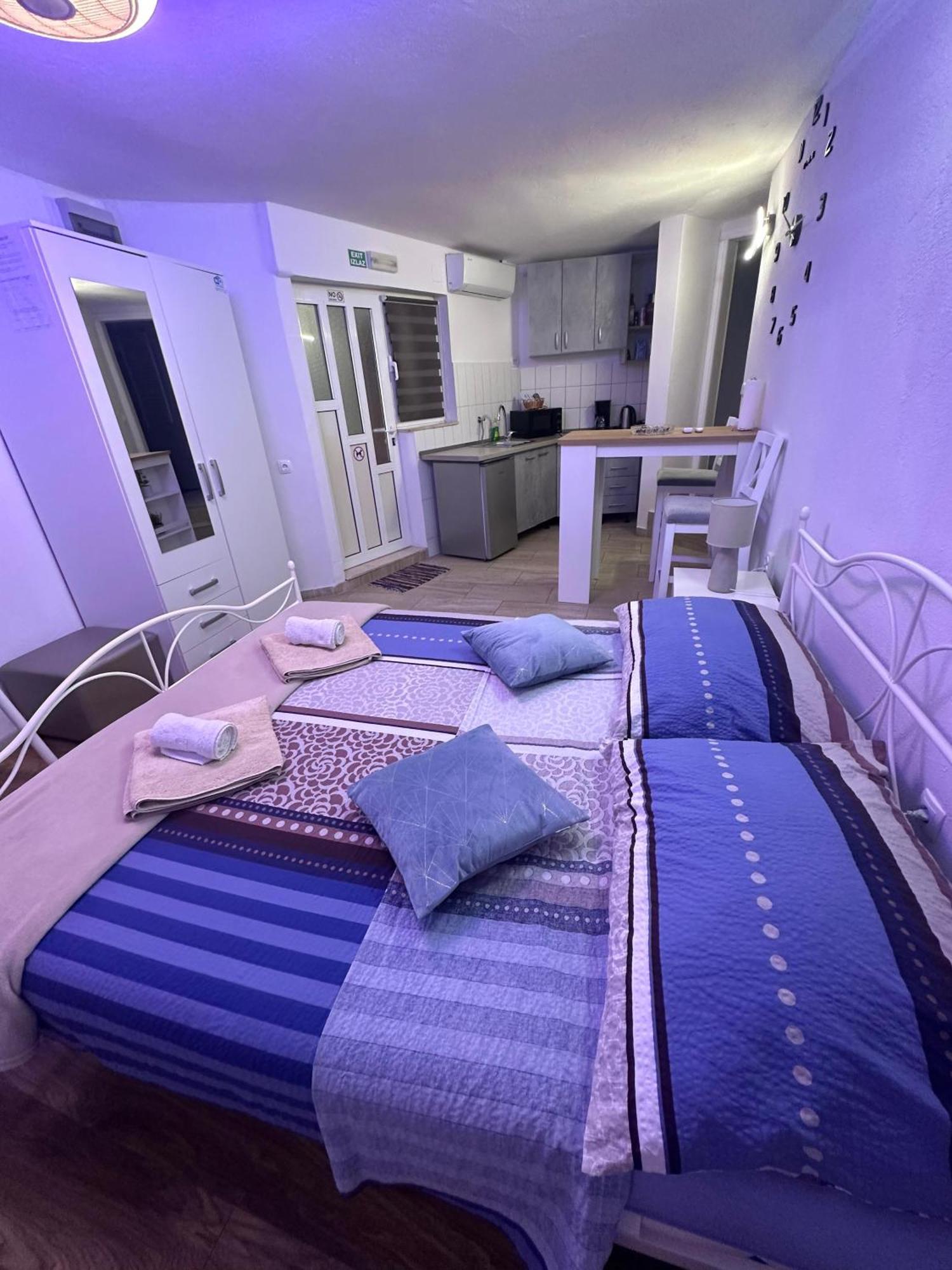 Studio Apartman M&M Split Exteriör bild